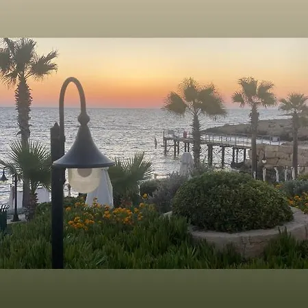 Faros Sea View Apartment Paphos